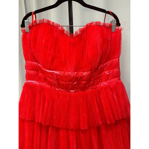Hutch Evi Strapless Plissé Gown Red Romantic Floral Size 14 W Plus NWT Gorgeous - Picture 3 of 12